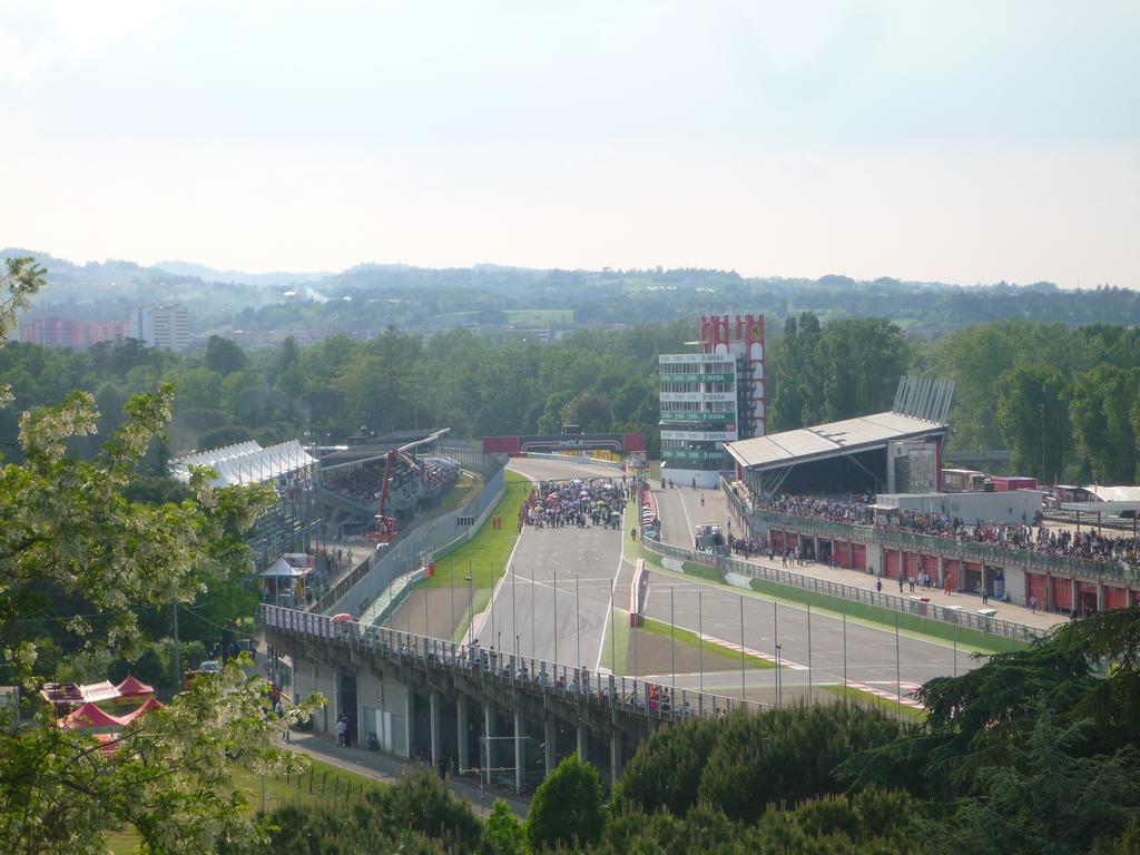 Hotel Rivazza Imola Exterior foto