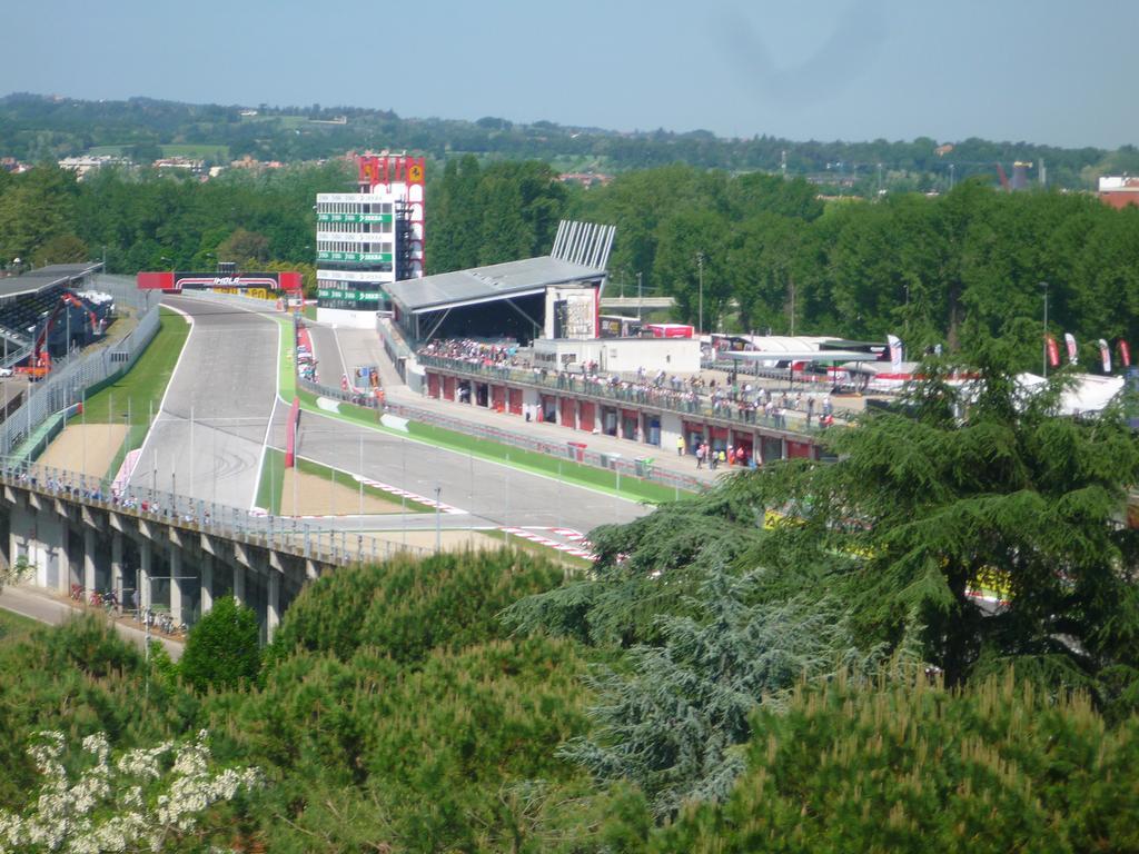 Hotel Rivazza Imola Exterior foto